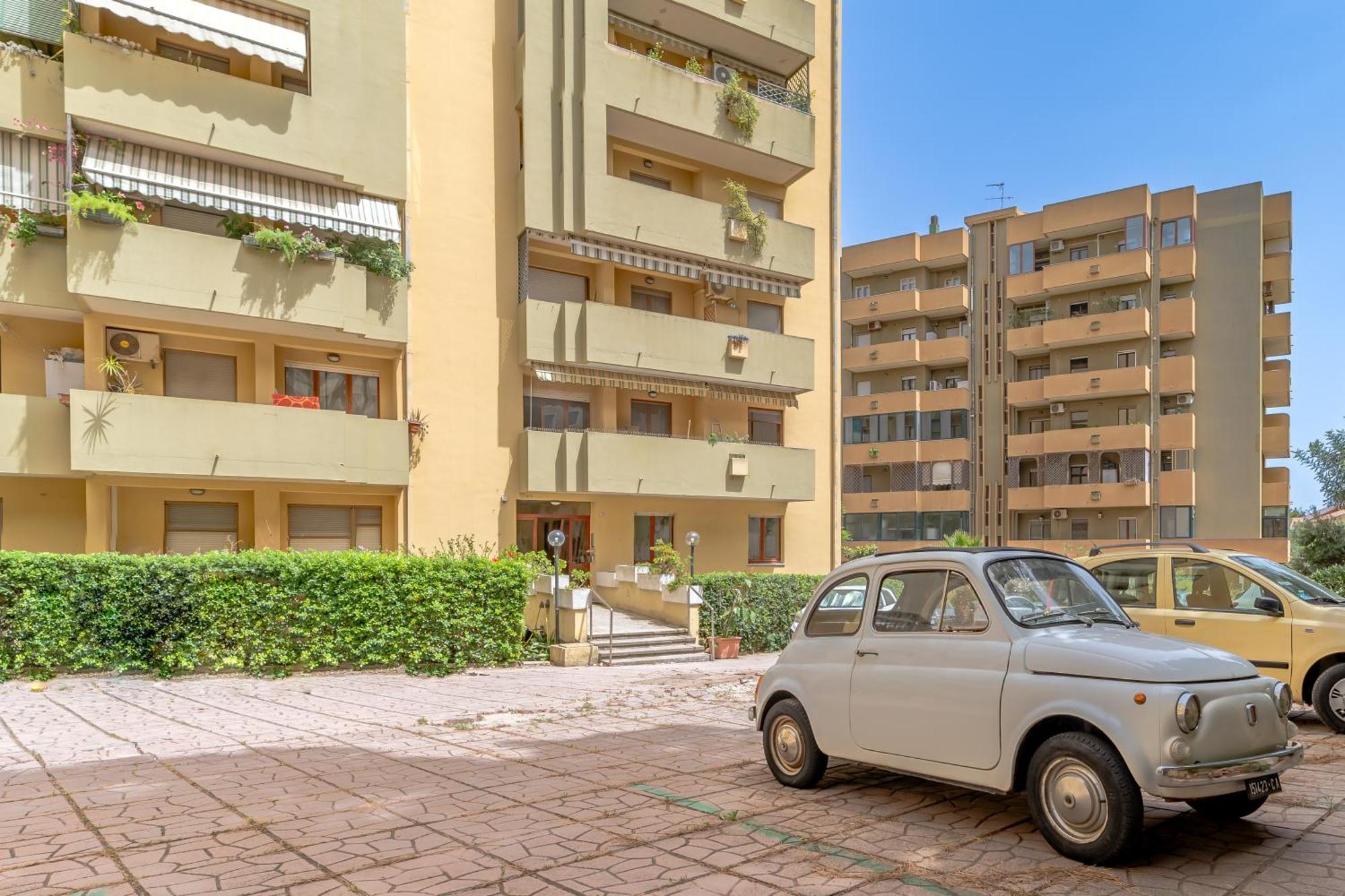 Kalbia Apartment Or Rooms Renovated, Functional, Intimate And More Cagliari Extérieur photo